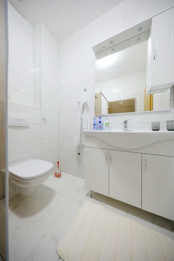 Apartmani Vlado Mitar Sukošan Buitenkant foto
