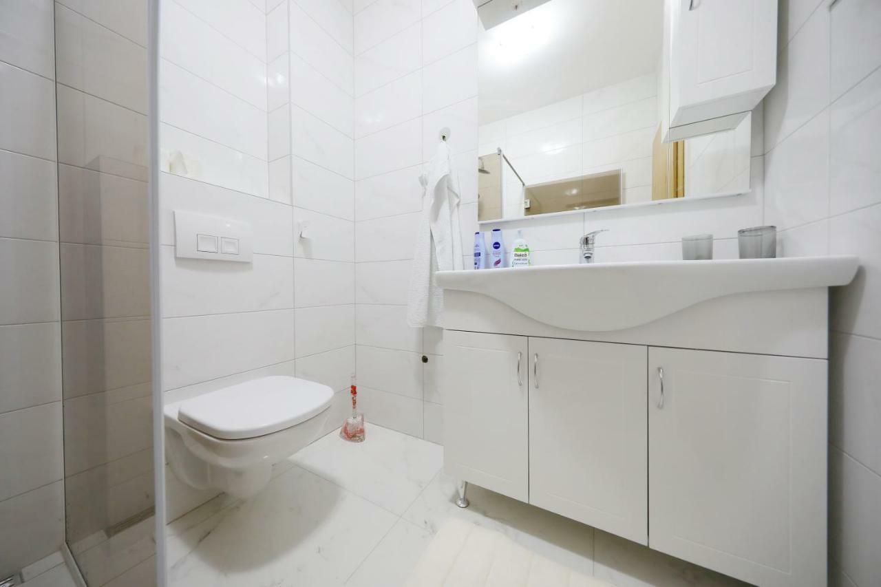 Apartmani Vlado Mitar Sukošan Buitenkant foto