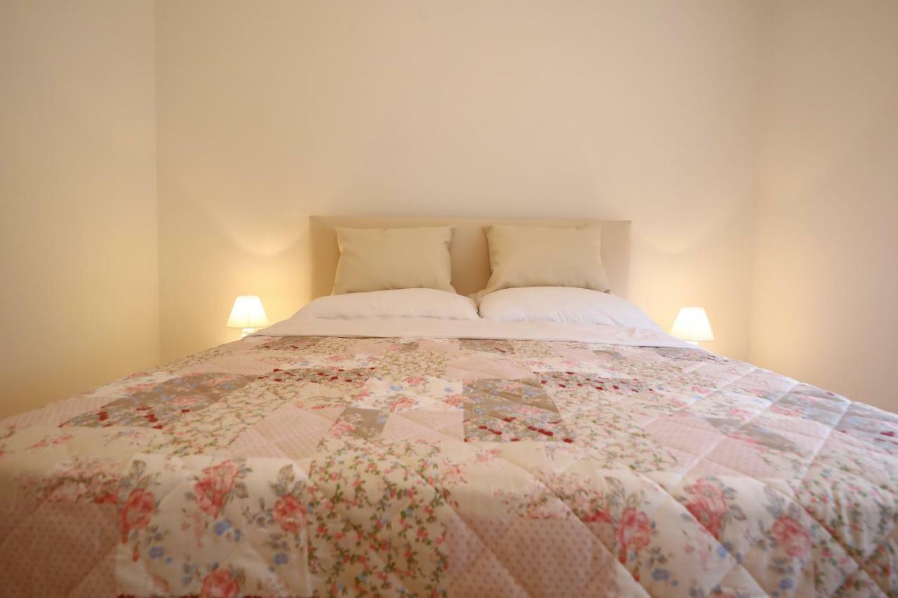 Apartmani Vlado Mitar Sukošan Buitenkant foto