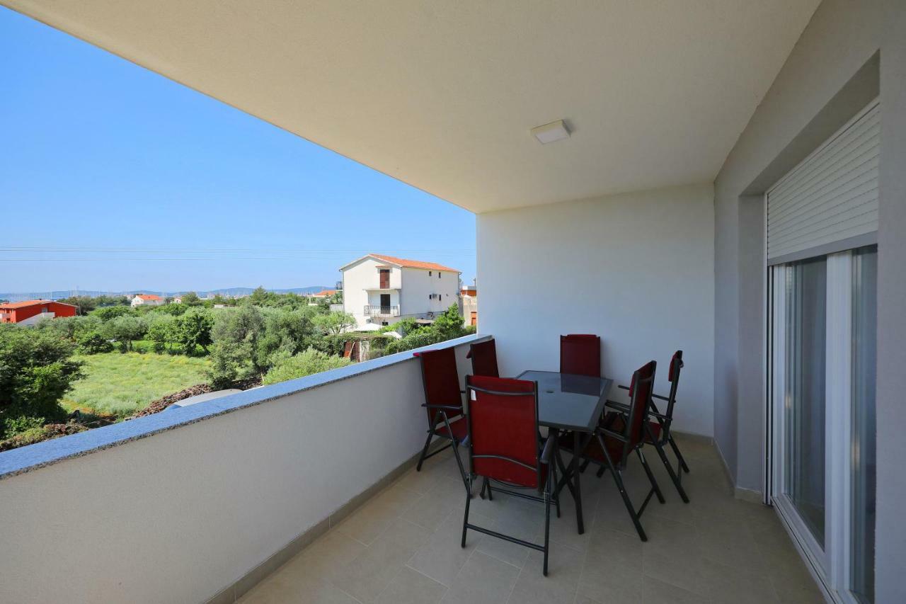 Apartmani Vlado Mitar Sukošan Buitenkant foto
